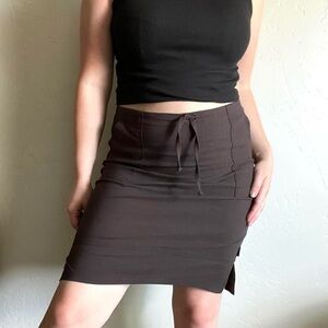 Great 90s / 2000s vintage prAna brand stretchy sporty brown skirt